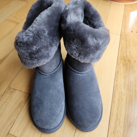 NEW ASPEN Ladies Suede Real Sheepskin Booties. Color- Charcoal, Size 7-8 - Picture 11 of 13
